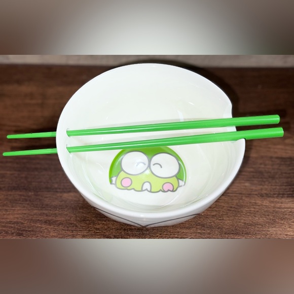 Keroppi Ramen Bowl with Chopsticks - NEW - Picture 8 of 14